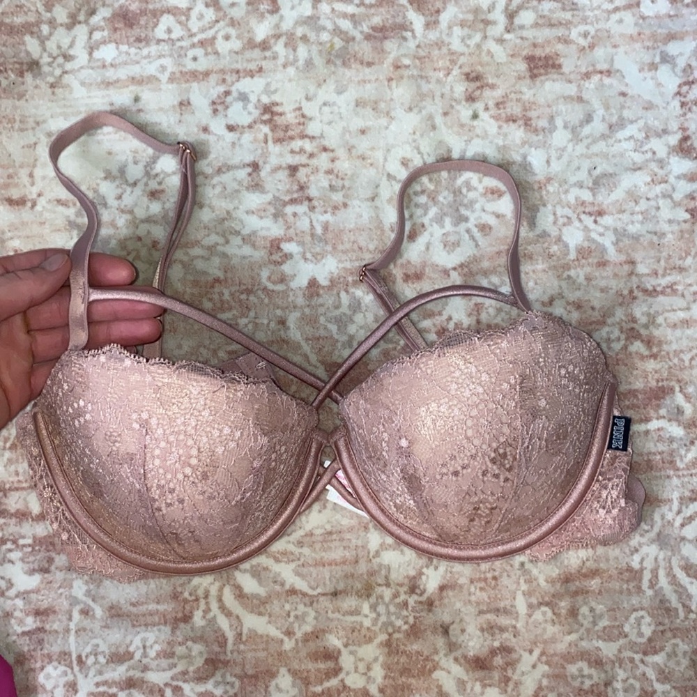 ✨NWOT✨ PINK Lacey Detailed Push Up Bra